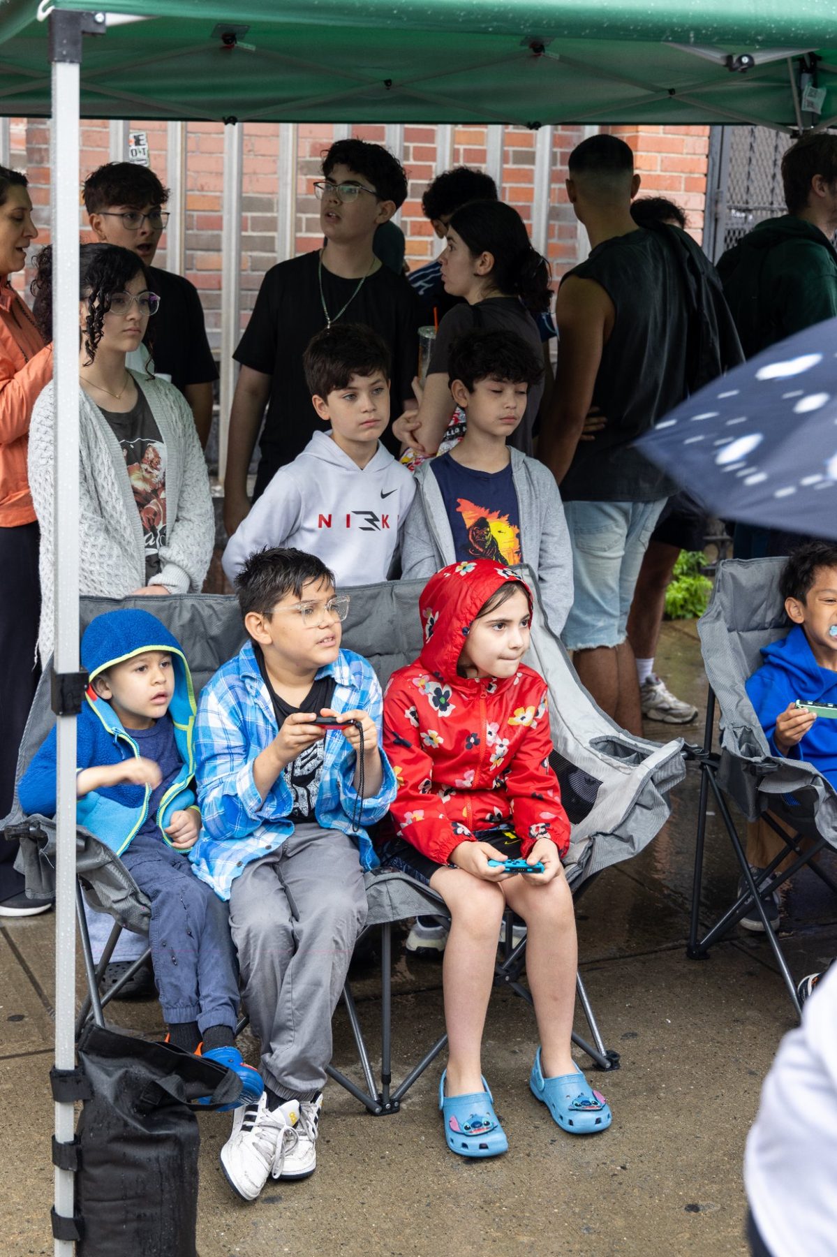 Kids gaming under the canopy setup